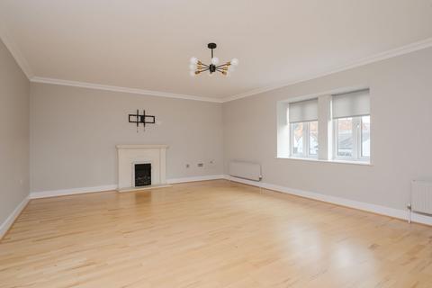 2 bedroom flat to rent, Portsmouth Road, Fieldgate Court, KT11