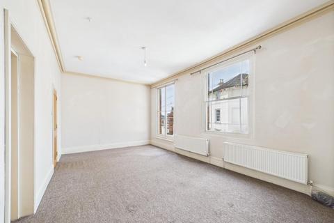 2 bedroom apartment for sale, Church Walk, Matlock DE4