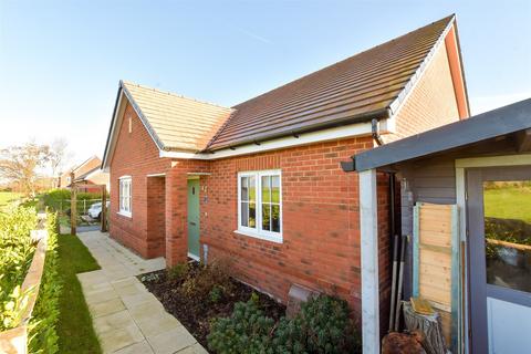 2 bedroom detached bungalow for sale, Robinson Close, Arundel, West Sussex