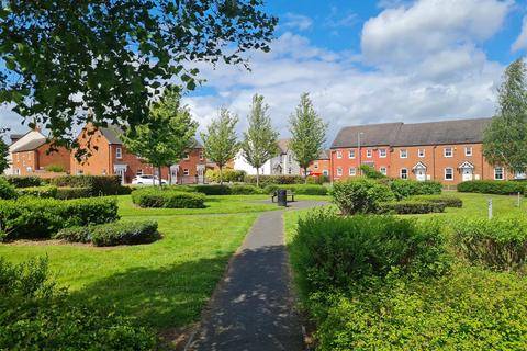 2 bedroom maisonette to rent, Parnell Avenue, Lichfield, Staffordshire