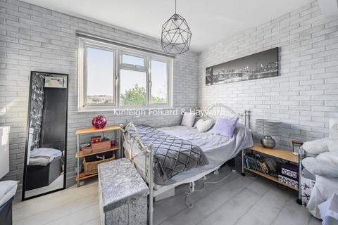 2 Keswick Road, West Wickham, BR4 9AT