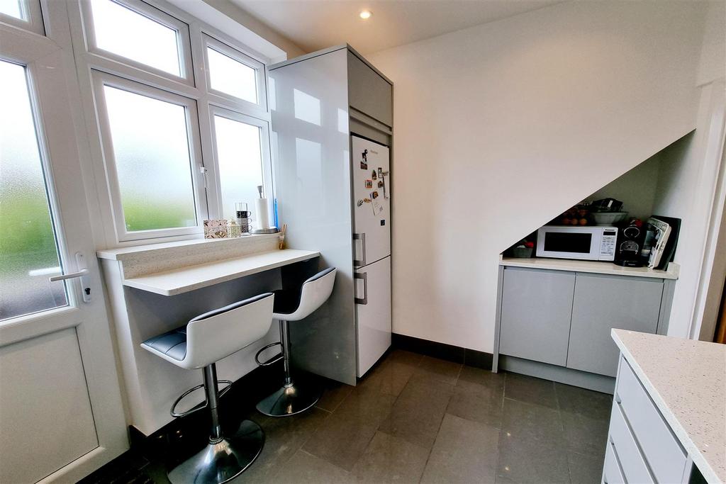 Luxury fitted kitchen: pic. 2