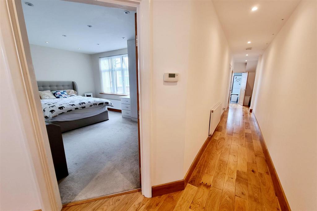 Entrance hall: pic. 2