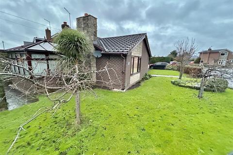 3 bedroom detached bungalow for sale, Pyms Road, Wem