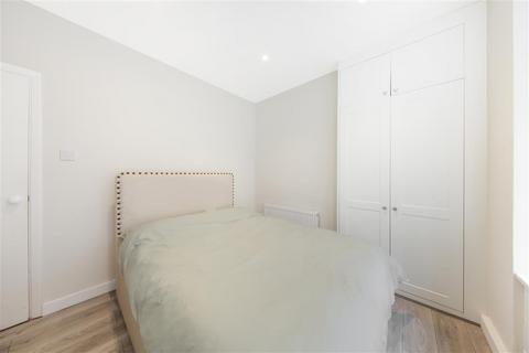 1 bedroom flat to rent, Lurline Gardens, SW11