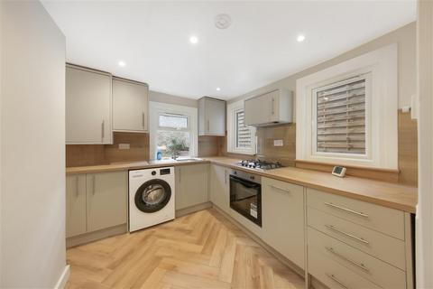 1 bedroom flat to rent, Lurline Gardens, SW11