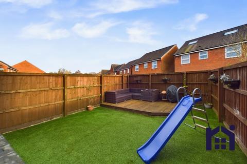 3 bedroom end of terrace house for sale, Parish Gardens, Leyland, PR25 3UF