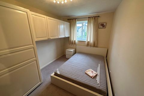 2 bedroom flat for sale, Moray Close, Edgware, HA8