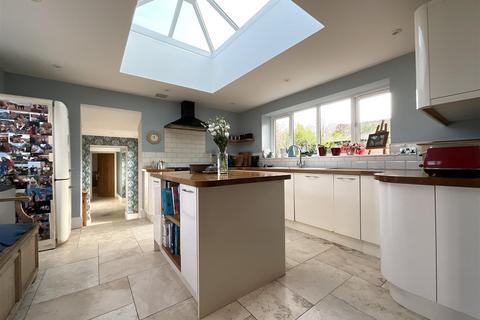 80 Hackness Road, Scarborough, YO12 5SG