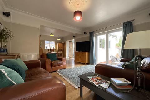 80 Hackness Road, Scarborough, YO12 5SG