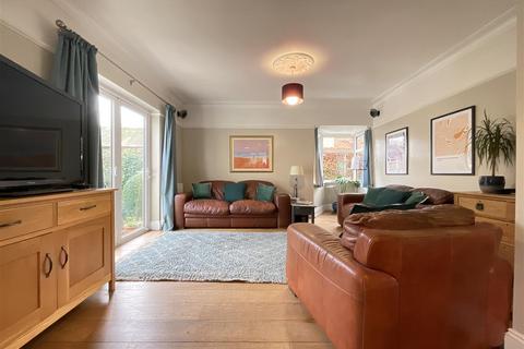 80 Hackness Road, Scarborough, YO12 5SG