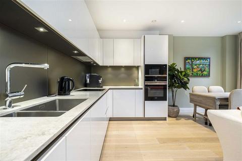 2 bedroom flat for sale, Pinewood Gardens, Teddington TW11