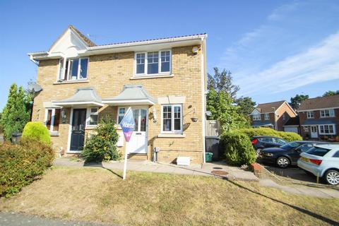 2 bedroom semi-detached house to rent, Curtis Close, Camberley GU15