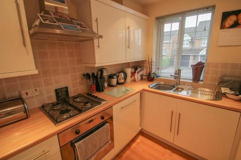 2 bedroom semi-detached house to rent, Curtis Close, Camberley GU15