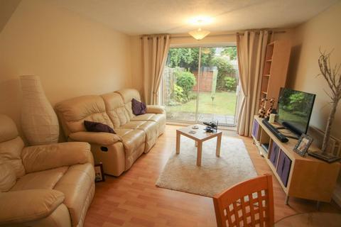 2 bedroom semi-detached house to rent, Curtis Close, Camberley GU15