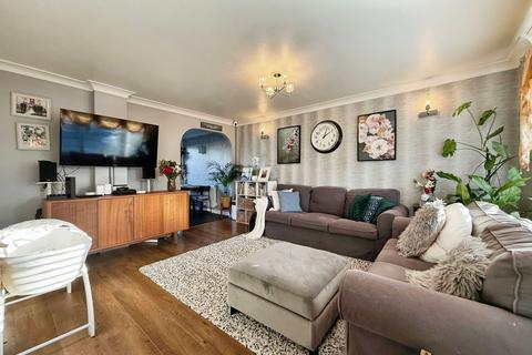 12 Bure, East Tilbury, Tilbury, RM18 8SF