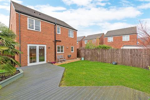 4 bedroom detached house to rent, Grindleford Place, Warrington, Cheshire