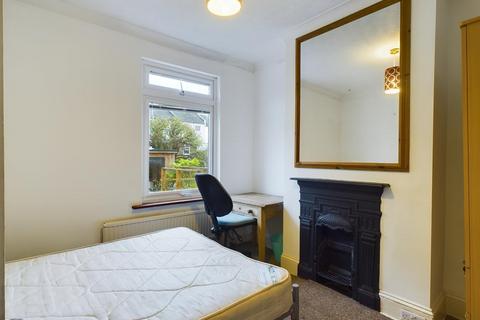 3 bedroom terraced house to rent, Dewe Road, Brighton