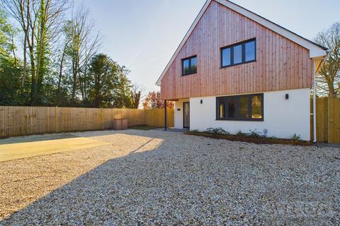 4 bedroom detached house for sale, Main Road, Westfield