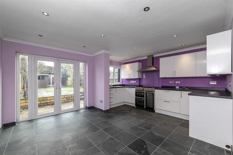 4 bedroom end of terrace house for sale, Granary Close, Wheathampstead, St. Albans