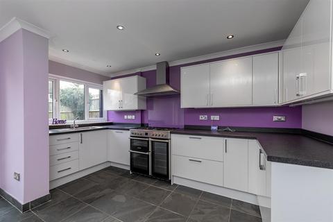 4 bedroom end of terrace house for sale, Granary Close, Wheathampstead, St. Albans