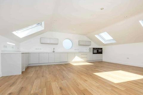 2 bedroom penthouse for sale, Wymondham, Norfolk, NR18