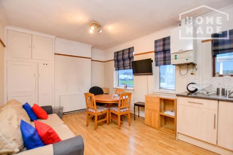 2 bedroom flat to rent, Beresford Avenue, HA0