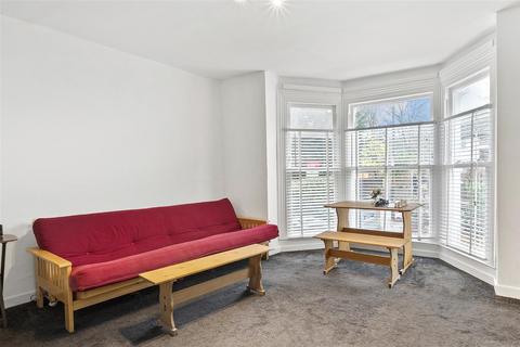 Studio for sale, Worple Road, Raynes Park, SW20