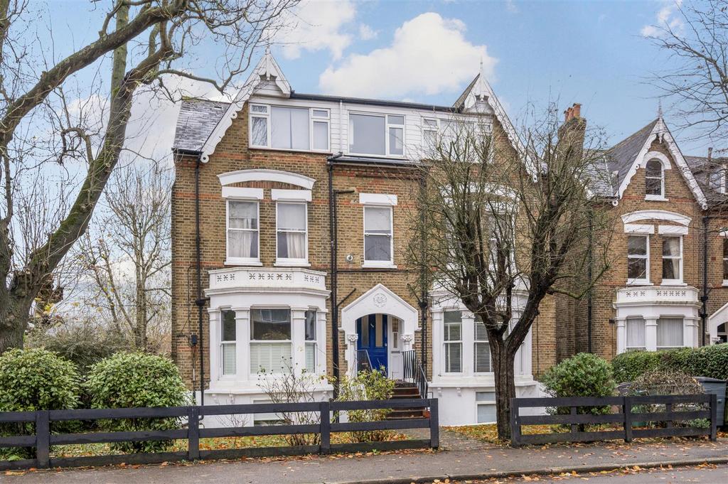 Flat 4, 142 Worple Road,2.jpg