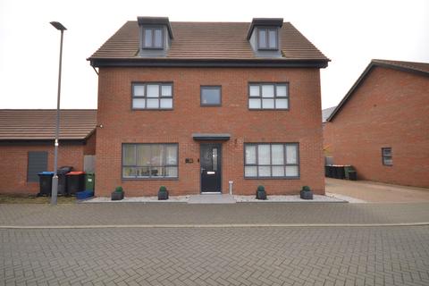 5 bedroom detached house to rent, Friesland Avenue, Whitehouse MK8