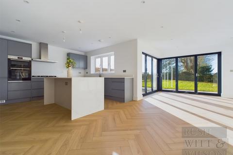 4 bedroom detached house for sale, Main Road, Westfield