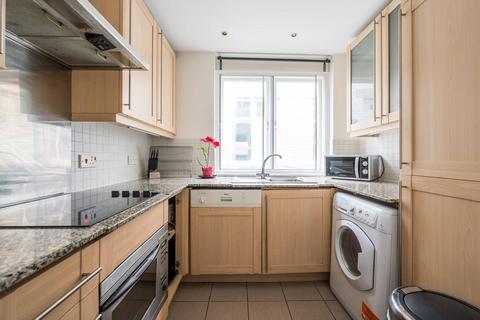 2 bedroom flat to rent, Bride Court, City, London, EC4Y