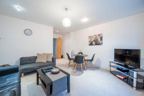 2 bedroom flat to rent, Bride Court, City, London, EC4Y