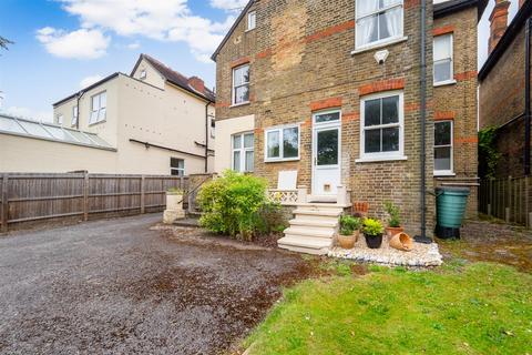 1 bedroom flat to rent, Grove Road, Sutton