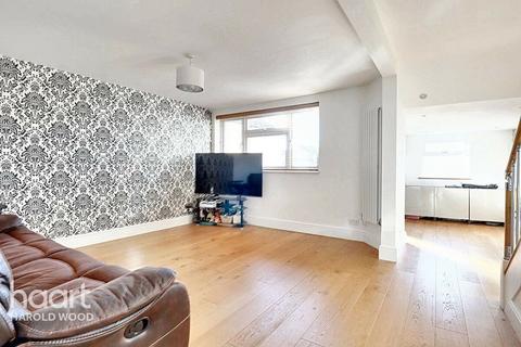 3 bedroom terraced house for sale, Hamilton Drive, Harold Wood