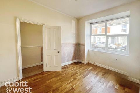 2 bedroom terraced house to rent, Carnarvon Road Portsmouth PO2