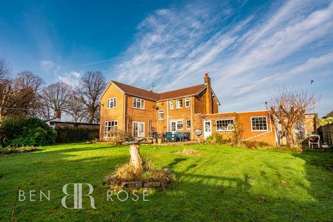 4 bedroom detached house for sale, Southport Road, Chorley