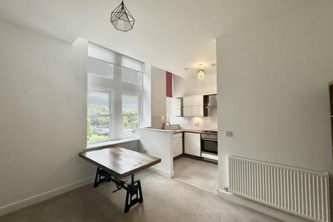 2 bedroom flat to rent, Kershaw Drive, Lancaster LA1