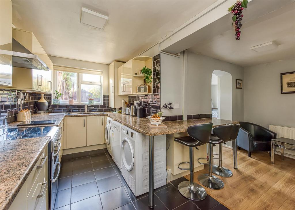 8 Wendover Road Kitchen A.jpg