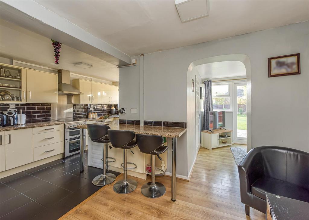 8 Wendover Road Kitchen C.jpg