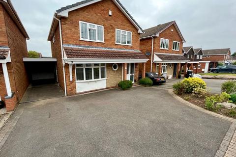 4 bedroom detached house to rent, Wombourne Close, Dudley