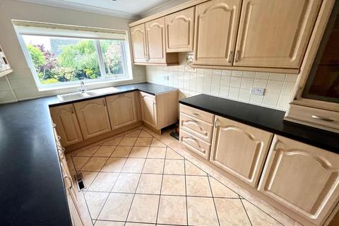 4 bedroom detached house to rent, Wombourne Close, Dudley