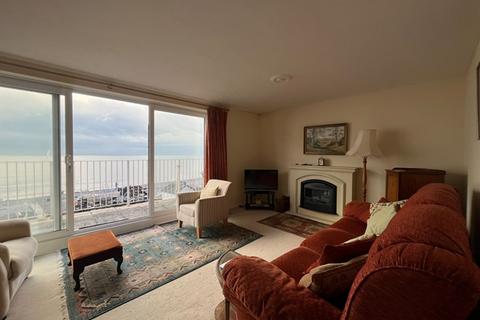 2 bedroom apartment to rent, Well presented 2 bedroom property with stunning sea views