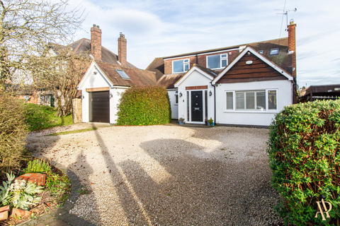 4 bedroom detached house for sale, De Montfort Road, Hinckley, Leicestershire