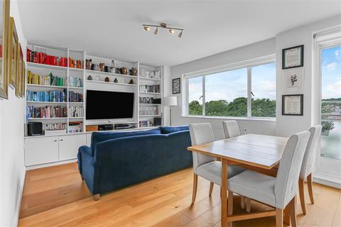 2 bedroom flat for sale, Church Garth, London