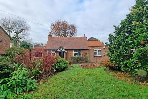 1 bedroom detached bungalow for sale, The Fordrough, Majors Green, Solihull