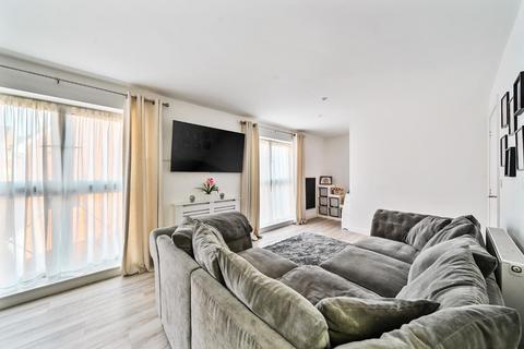 2 bedroom apartment for sale, Waterman Way, Wouldham, Rochester