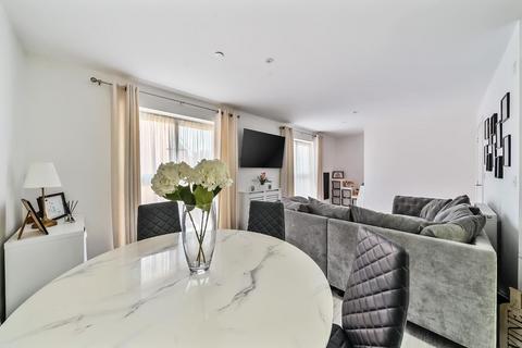 2 bedroom apartment for sale, Waterman Way, Wouldham, Rochester