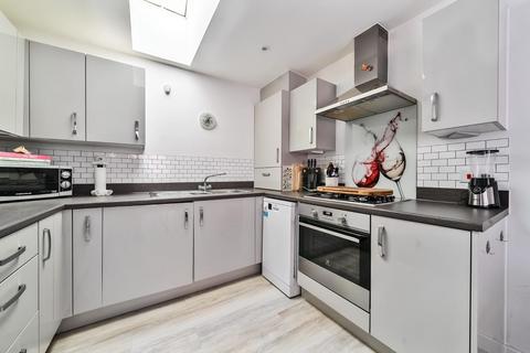 2 bedroom apartment for sale, Waterman Way, Wouldham, Rochester