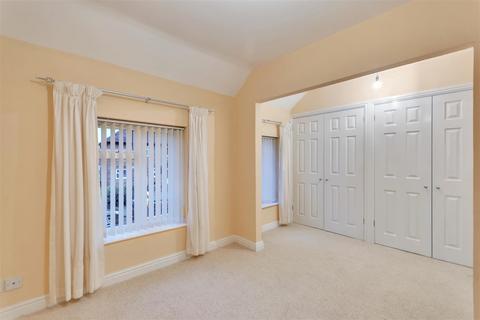 10 Caer Road, Oswestry, SY11 1ED